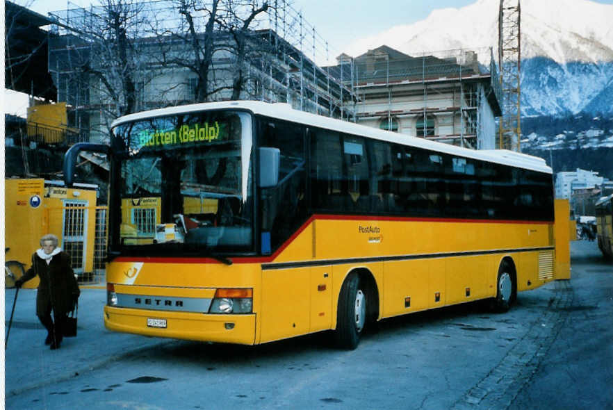 (101'932) - PostAuto Wallis - VS 241'969 - Setra am 16. Dezember 2007 beim Bahnhof Brig