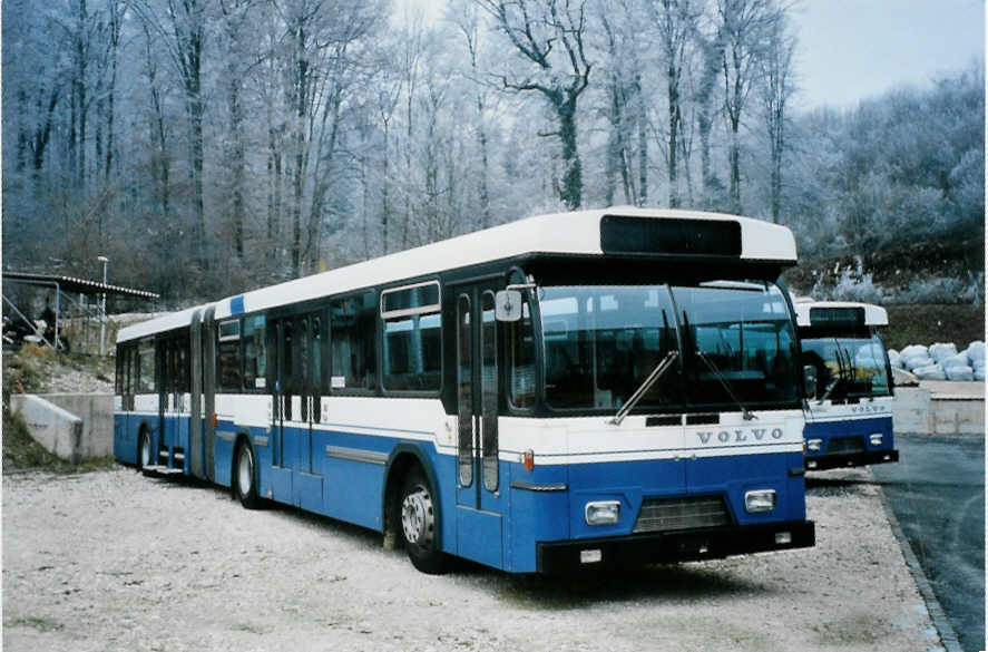 (102'112) - TPF Fribourg - Nr. 111 - Volvo/Hess (ex Nr. 573; ex TF Fribourg Nr. 173) am 22. Dezember 2007 in Safnern, BTR