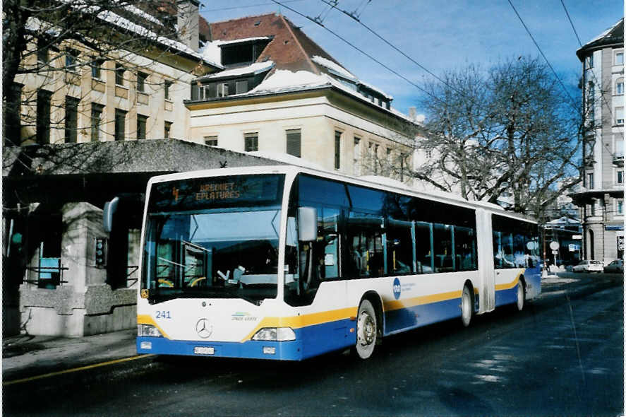 (102'132) - TC La Chaux-de-Fonds - Nr. 241/NE 109'241 - Mercedes am 22. Dezember 2007 beim Bahnhof La Chaux-de-Fonds