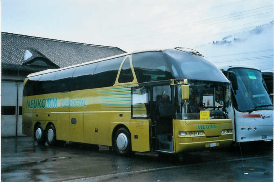 (103'012) - Neukomm, Horboden - BE 358'034 - Neoplan am 6. Januar 2008 beim Bahnhof Frutigen