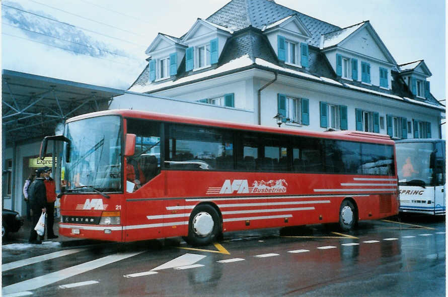 (103'020) - AFA Adelboden - Nr. 21/BE 26'707 - Setra (ex Nr. 7) am 6. Januar 2008 beim Bahnhof Frutigen