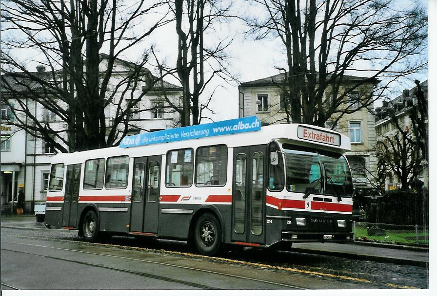 (103'315) - VBSG St. Gallen - Nr. 214/SG 141'214 - Saurer/Hess am 7. Januar 2008 beim Bahnhof St. Gallen