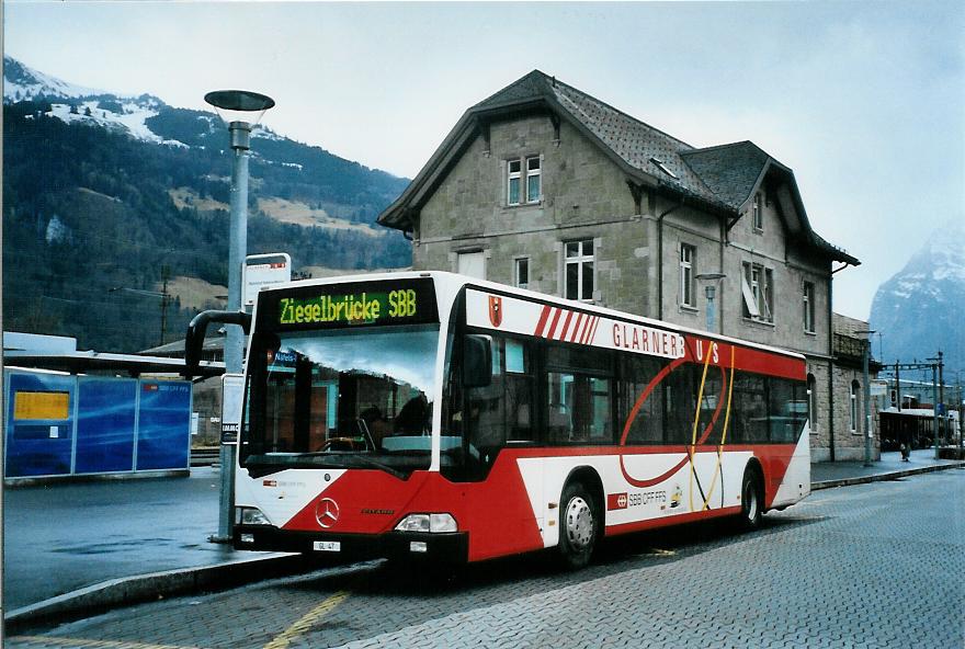 (104'836) - Niederer, Filzbach - Nr. 23/GL 47 - Mercedes am 1. Mrz 2008 beim Bahnhof Nfels-Mollis