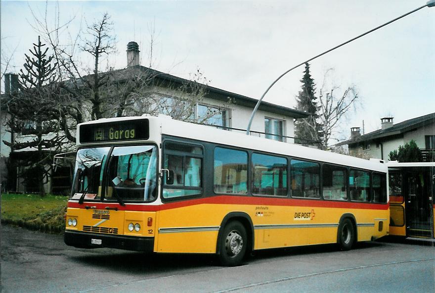 (105'309) - Lengacher, Mnsingen - Nr.  12 /BE 359'077 - Volvo/R&J (ex Steiner, Ortschwaben Nr. 12) am 16. Mrz in Kirchdorf, Garage