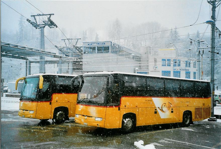 (105'605) - TMR Martigny - VS 1253 - Renault am 21. Mrz 2008 beim Bahnhof Le Chble