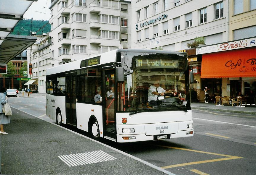 (107'610) - Funi-Car, Biel - Nr. 5/BE 137'705 - MAN am 1. Juni 2008 beim Bahnhof Biel