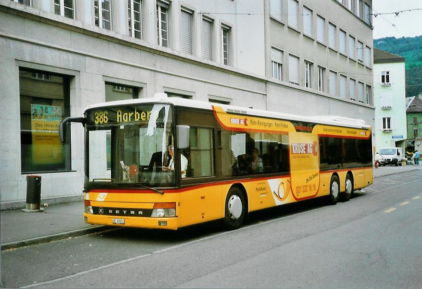 (107'612) - AVA Aarberg - Nr. 8/BE 88'931 - Setra am 1. Juni 2008 beim Bahnhof Biel