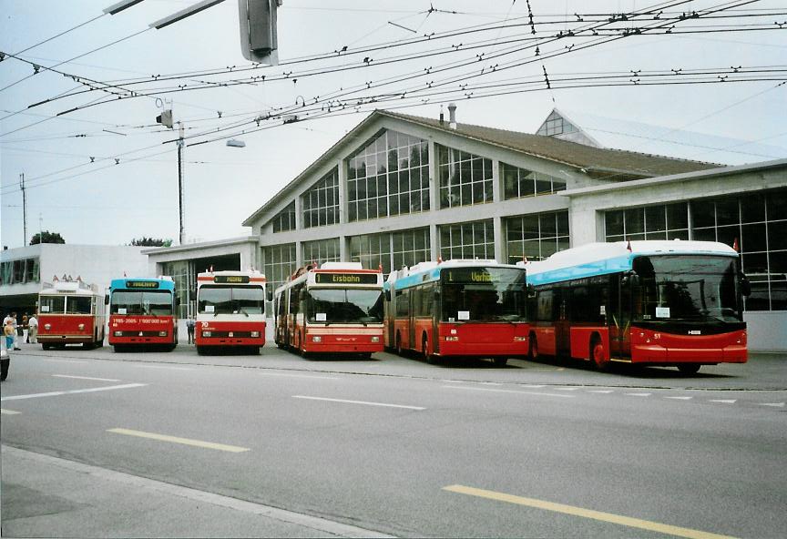 (107'618) - VB Biel - Nr. 21 - Berna/Hess Trolleybus + Nr. 63 + Nr. 70 - Gelenktrolleybusse + Nr. 80 + Nr. 88 - NAW/Hess Gelenktrolleybusse + Nr. 51 - Hess/Hess Gelenktrolleybus am 1. Juni 2008 in Biel, Depot