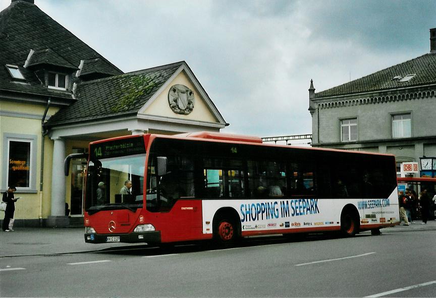 (110'908) - SWK Konstanz - Nr. 27/KN-C 1127 - Mercedes am 15. September 2008 beim Bahnhof Konstanz