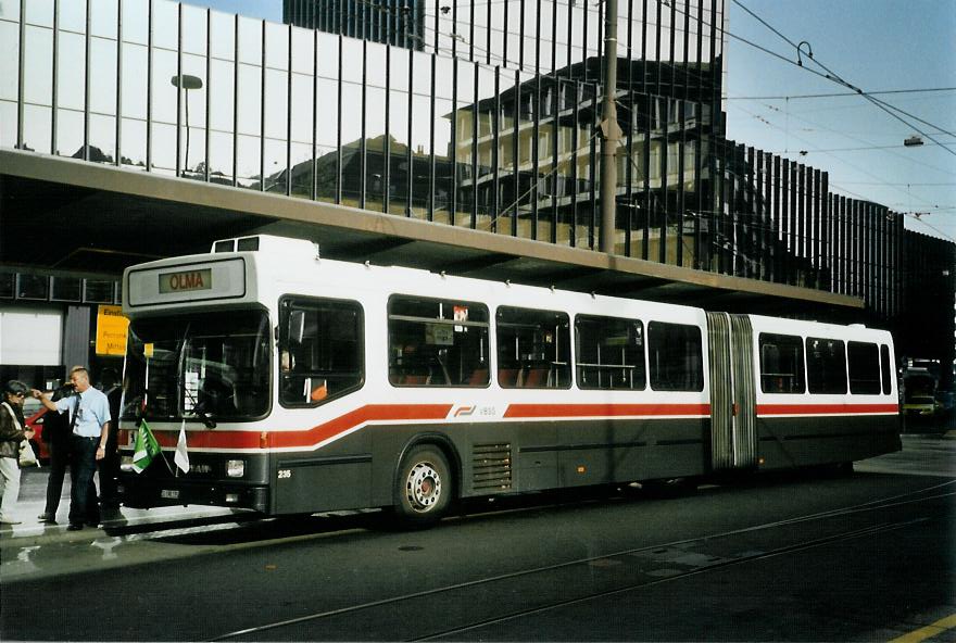 (111'529) - VBSG St. Gallen - Nr. 235/SG 198'235 - NAW/Hess am 13. Oktober 2008 beim Bahnhof St. Gallen