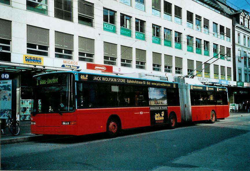 (111'929) - VB Biel - Nr. 86 - NAW/Hess Gelenktrolleybus am 10. November 2008 in Biel, Guisanplatz