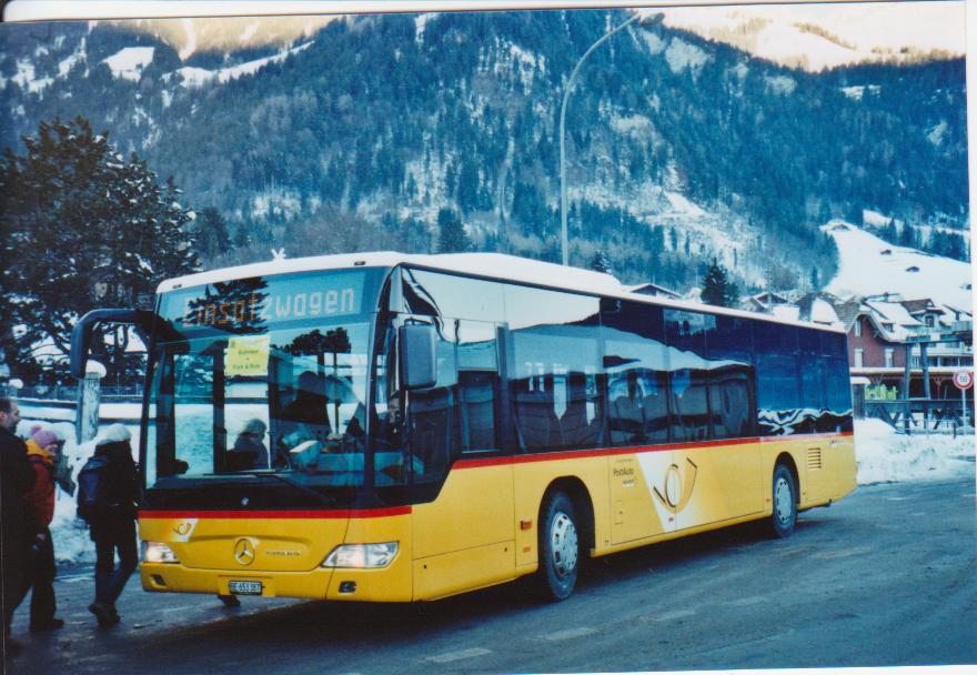 (113'612) - PostAuto Bern - BE 653'387 - Mercedes am 11. Januar 2009 beim Bahnhof Frutigen