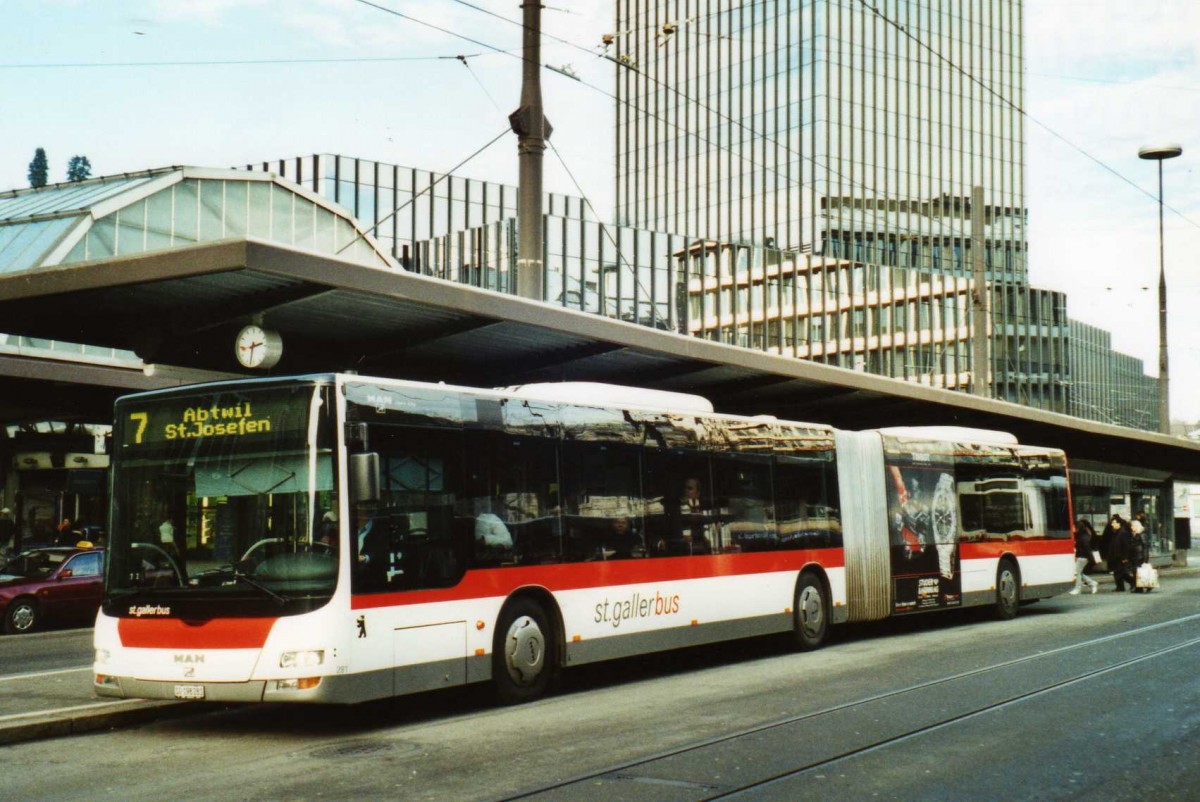 (114'001) - St. Gallerbus - Nr. 281/SG 198'281 - MAN am 17. Januar 2009 beim Bahnhof St. Gallen