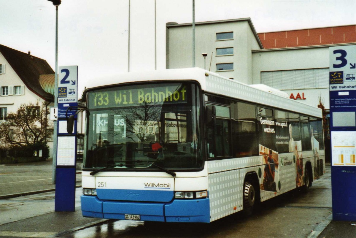 (114'019) - WilMobil, Wil - Nr. 251/SG 143'903 - Volvo/Hess (ex BOS Wil Nr. 22) am 21. Januar 2009 beim Bahnhof Wil