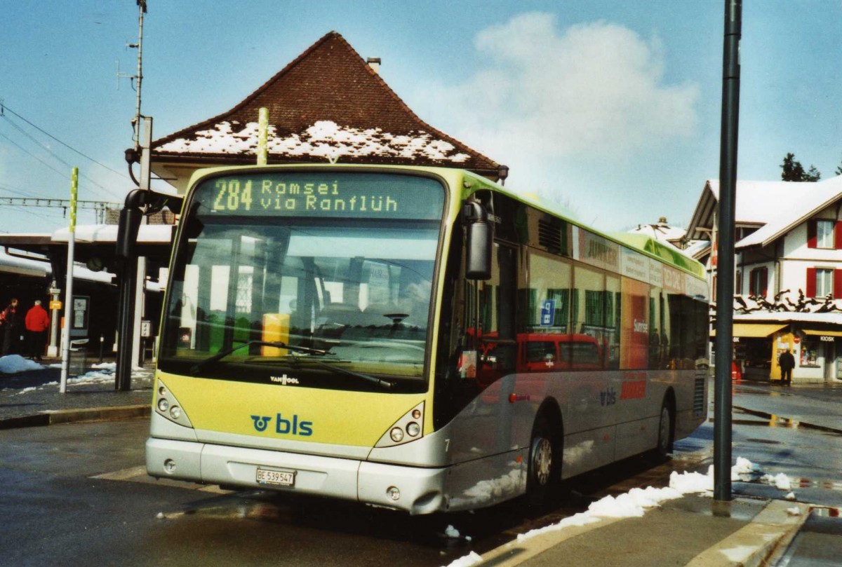 (114'715) - Busland, Burgdorf - Nr. 7/BE 539'547 - Van Hool am 7. Mrz 2009 beim Bahnhof Langnau