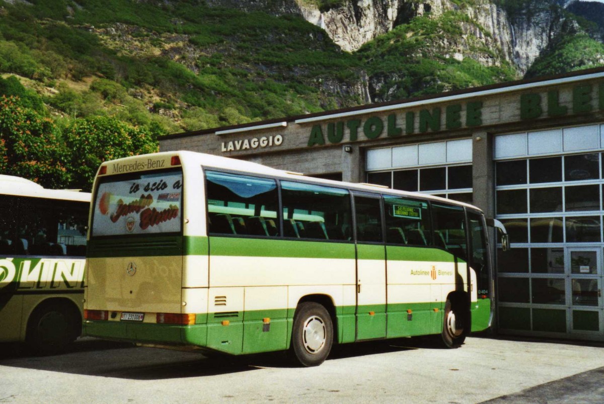 (116'224) - ABl Biasca - Nr. 6/TI 231'006 - Mercedes am 30. April 2009 in Biasca, Garage