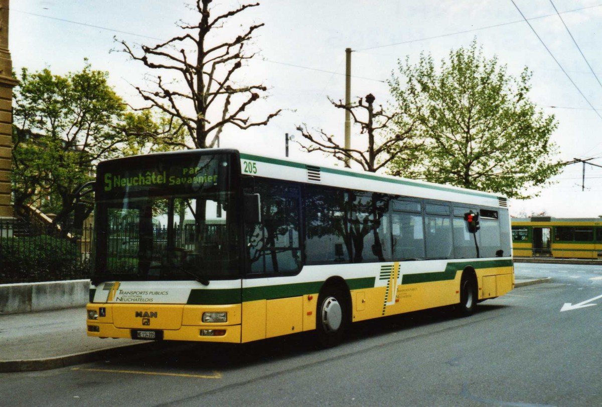 (116'315) - TN Neuchtel - Nr. 205/NE 114'205 - MAN am 3. Mai 2009 in Neuchtel, Place Pury