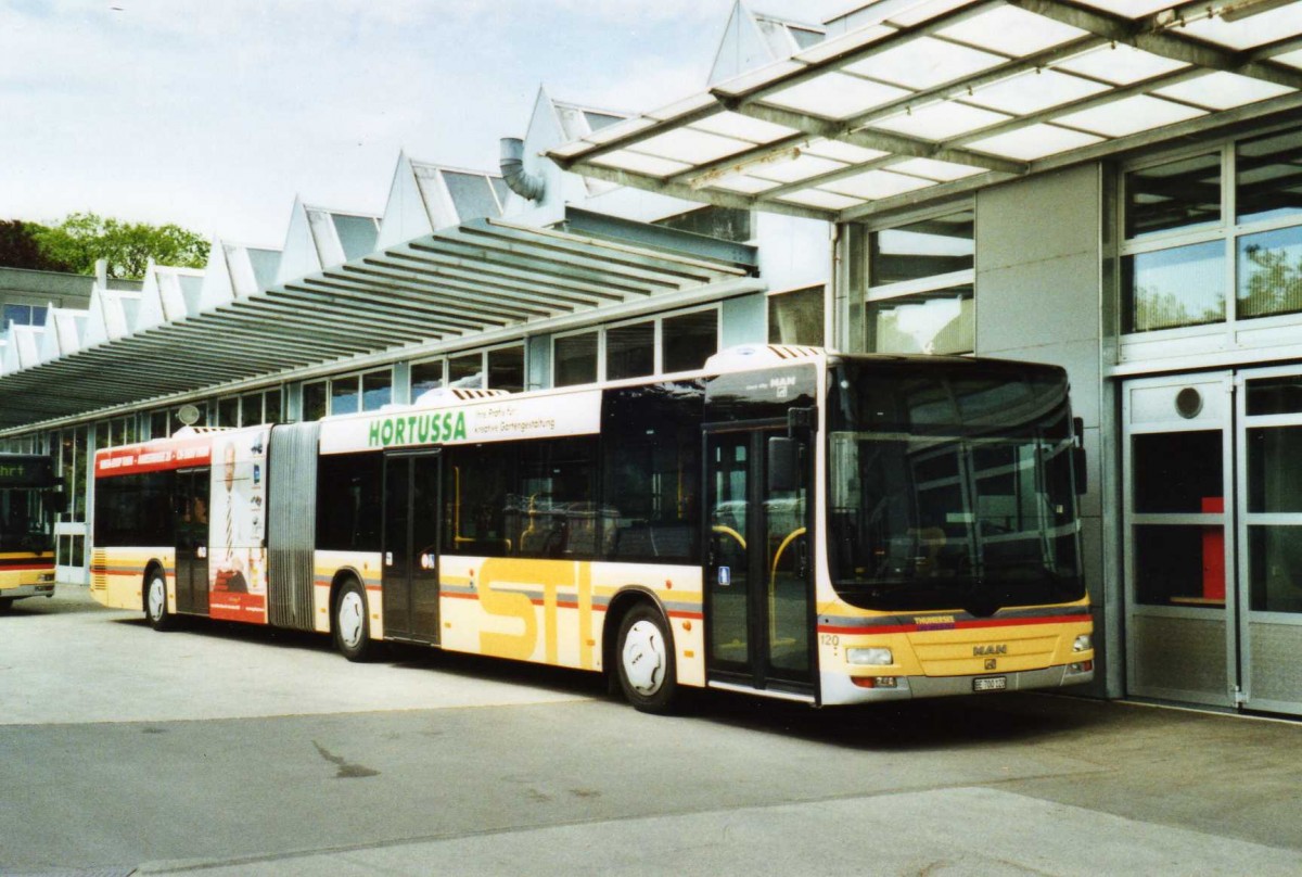 (116'423) - STI Thun - Nr. 120/BE 700'120 - MAN am 10. Mai 2009 in Thun, Garage