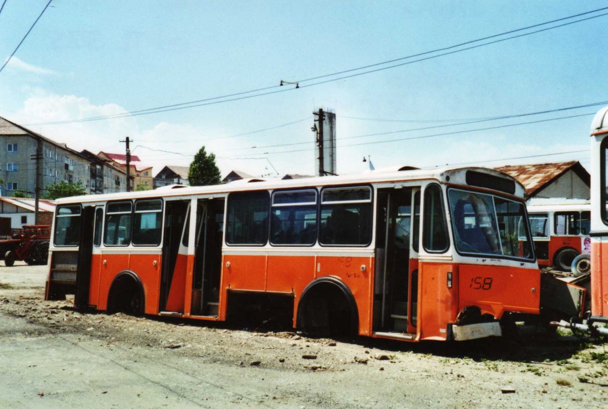 (116'925) - Tursib, Sibiu - Nr. 158 - Volvo/Hess (ex TL Lausanne Nr. 325) am 27. Mai 2009 in Sibiu, Depot