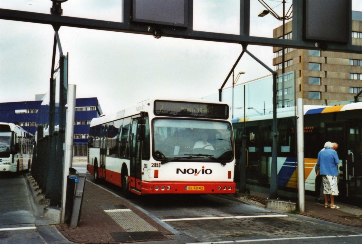 (118'303) - NOVIO - Nr. 2853/BL-FB-42 - Den Oudsten am 5. Juli 2009 beim Bahnhof Nijmegen