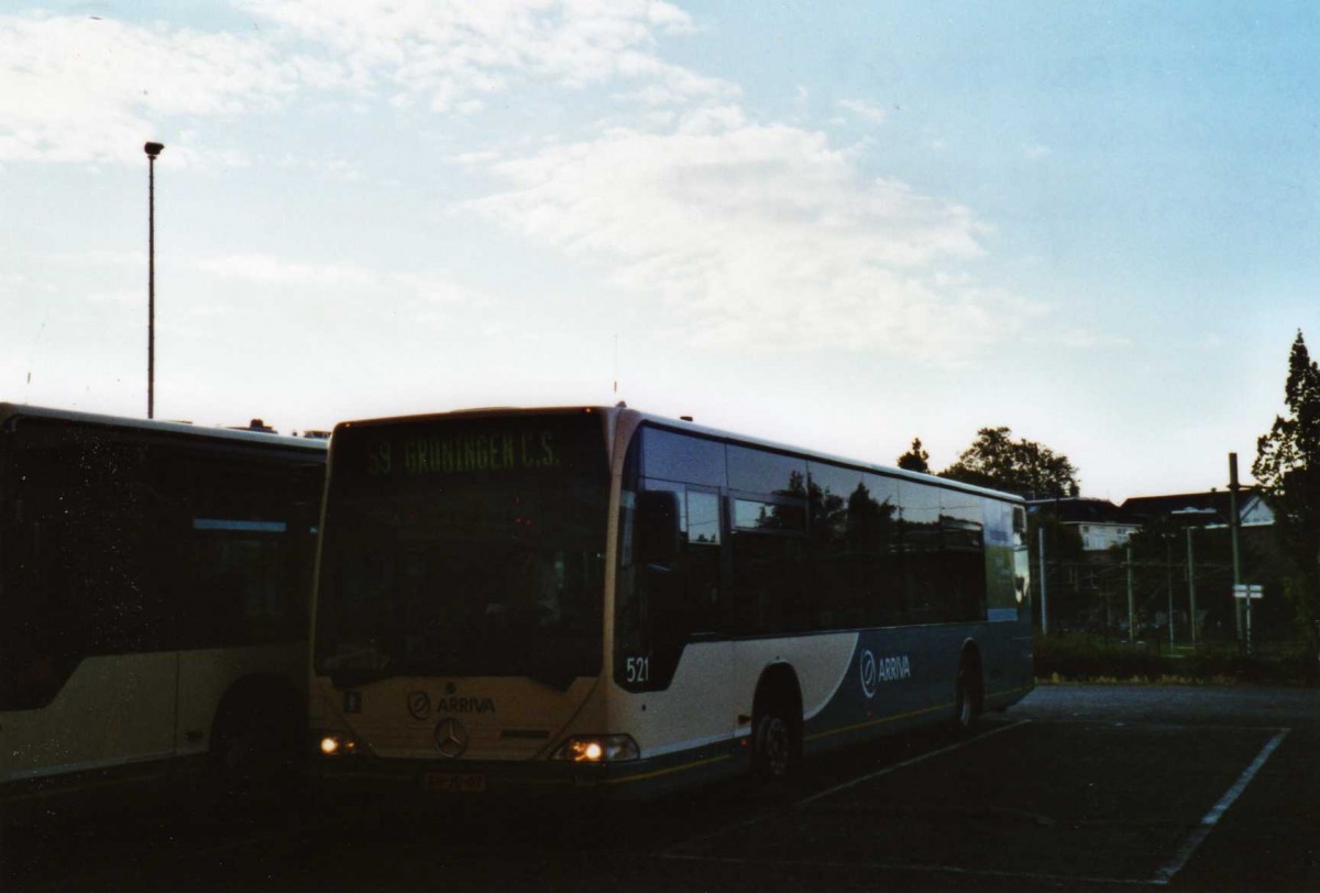 (118'418) - ARRIVA - Nr. 521/BN-JD-07 - Mercedes am 7. Juli 2009 beim Bahnhof Groningen