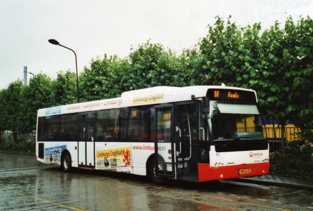 (118'628) - VEOLIA - Nr. 5231/BS-LL-31 - VDL Berkhof am 8. Juli 2009 beim Bahnhof Maastricht