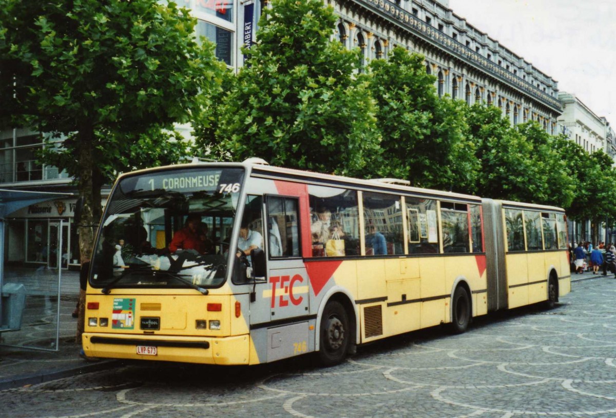 (118'707) - TEC Lige - Nr. 746/LVP-673 - Van Hool am 8. Juli 2009 in Lige, Place Saint-Laurent