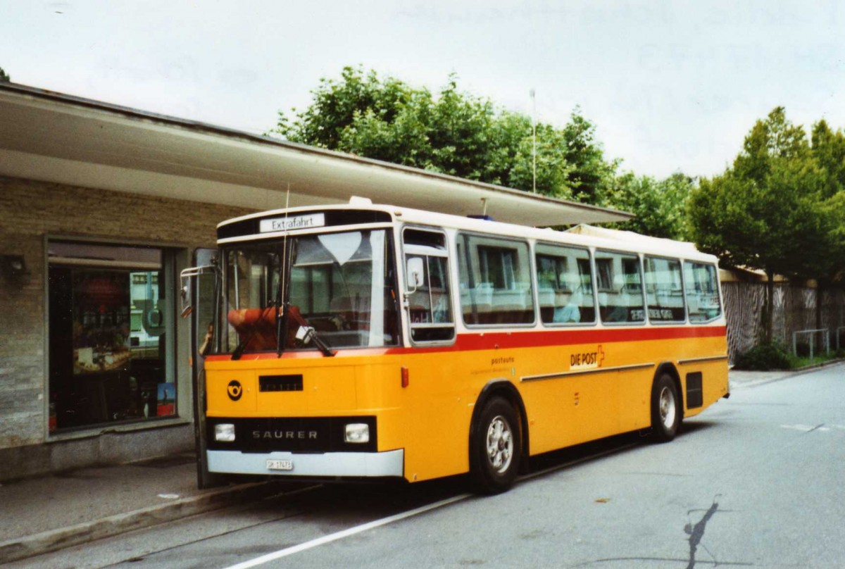 (119'420) - Ruklic, Schaffhausen - SH 17'473 - Saurer/Tscher (ex Schett, Sargans) am 9. August 2009 beim Bahnhof Burgdorf