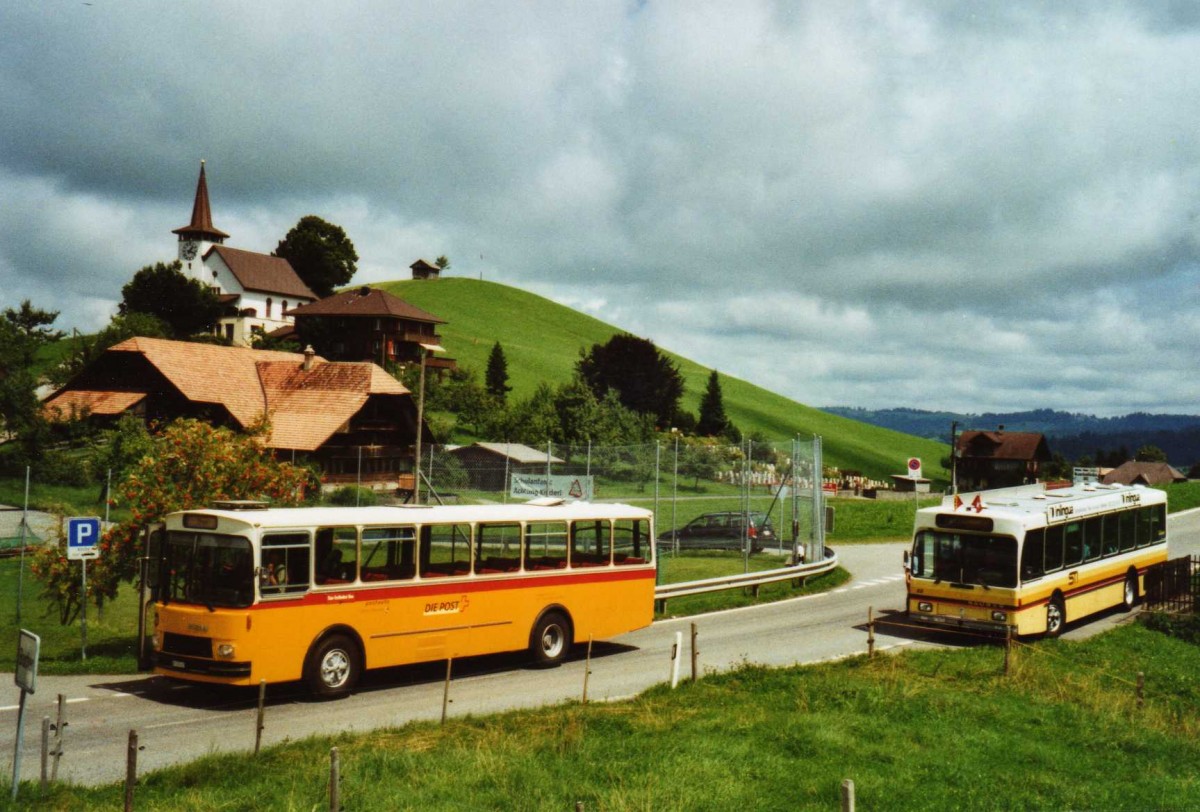 (119'522) - Burri, Teuffenthal (RWB) - BE 530'697 - FBW/R&J (ex Alga, D-Sittensen; ex PM-Oldi-Club, D-Hamburg; ex Burri, Teuffenthal) + STI Thun - Nr. 52/BE 396'552 - Saurer/R&J am 9. August 2009 in Buchen, Schulhaus