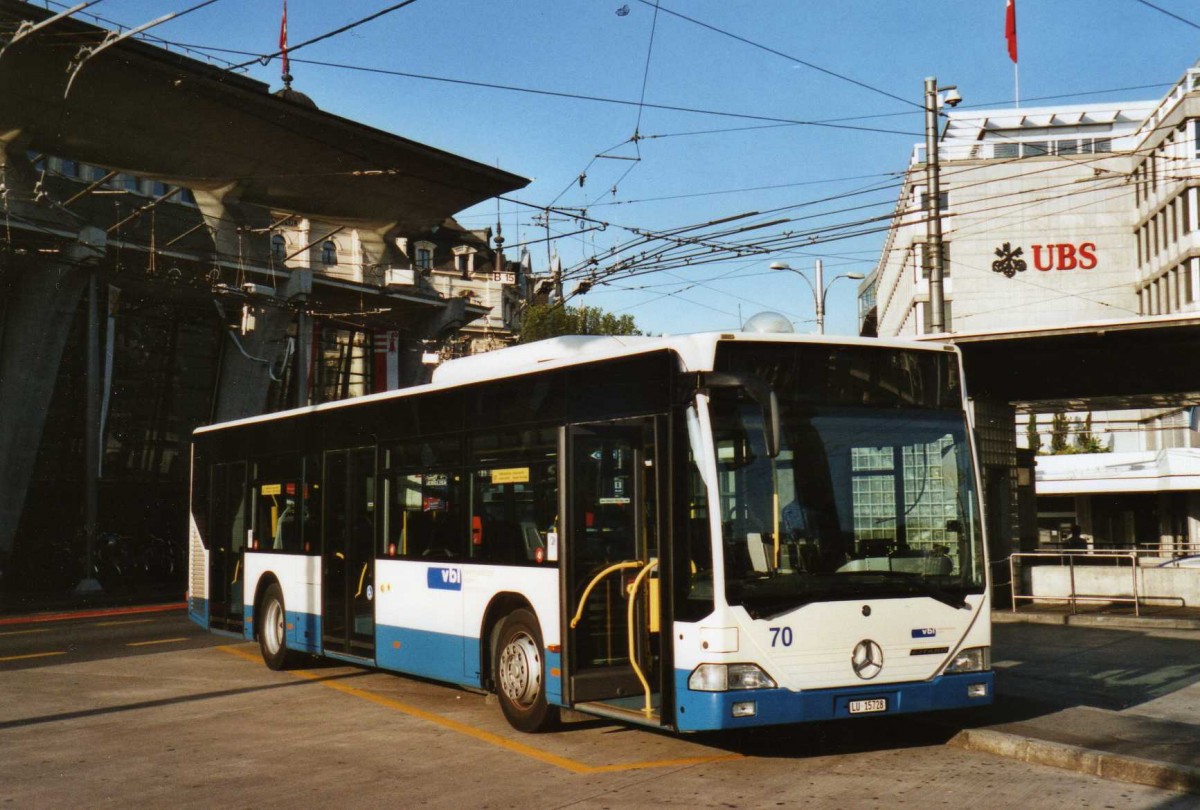 (119'622) - VBL Luzern - Nr. 70/LU 15'728 - Mercedes am 15. August 2009 beim Bahnhof Luzern