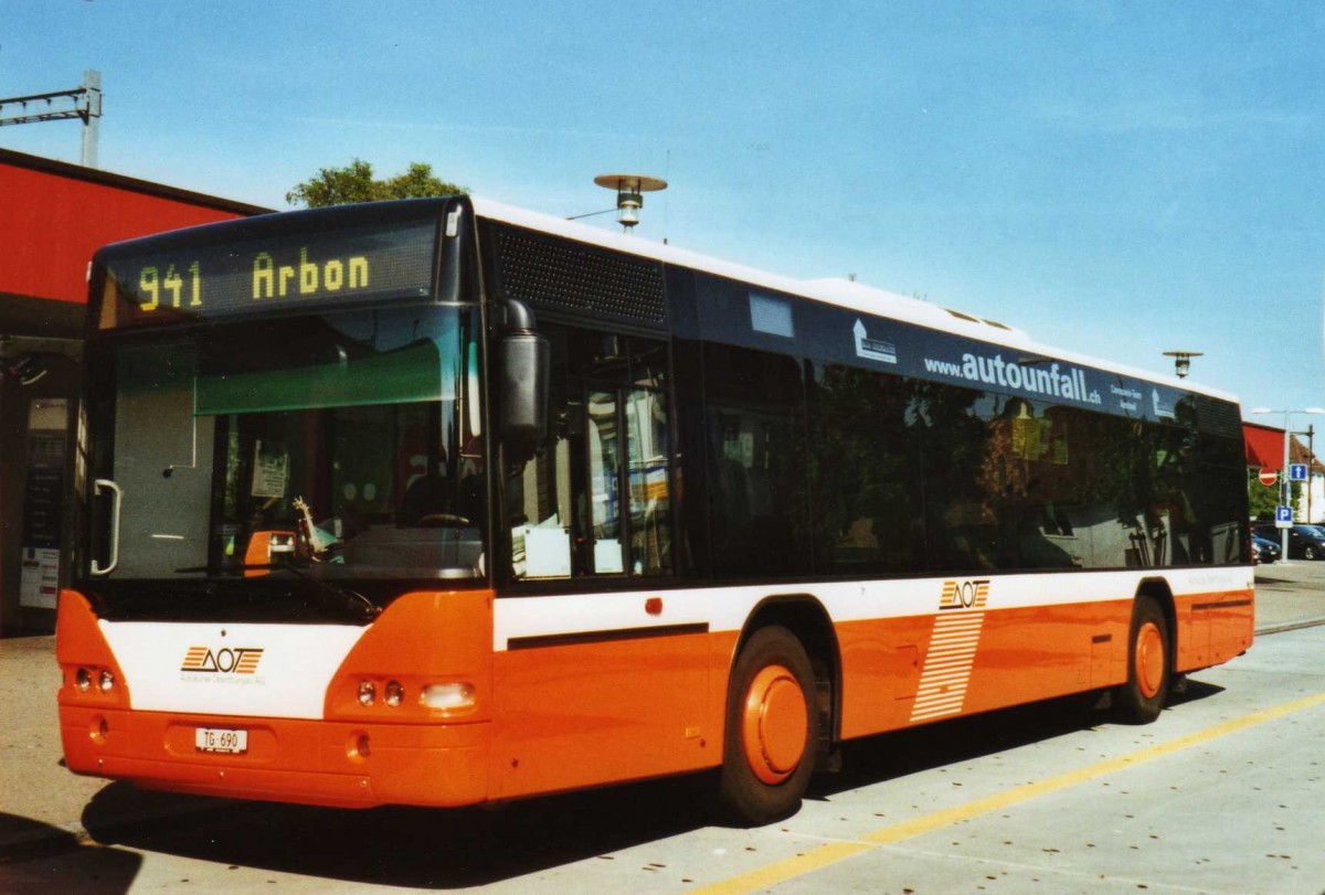 (120'124) - AOT Amriswil - Nr. 1/TG 690 - Neoplan (ex Vorfhrfahrzeug) am 19. August 2009 beim Bahnhof Amriswil