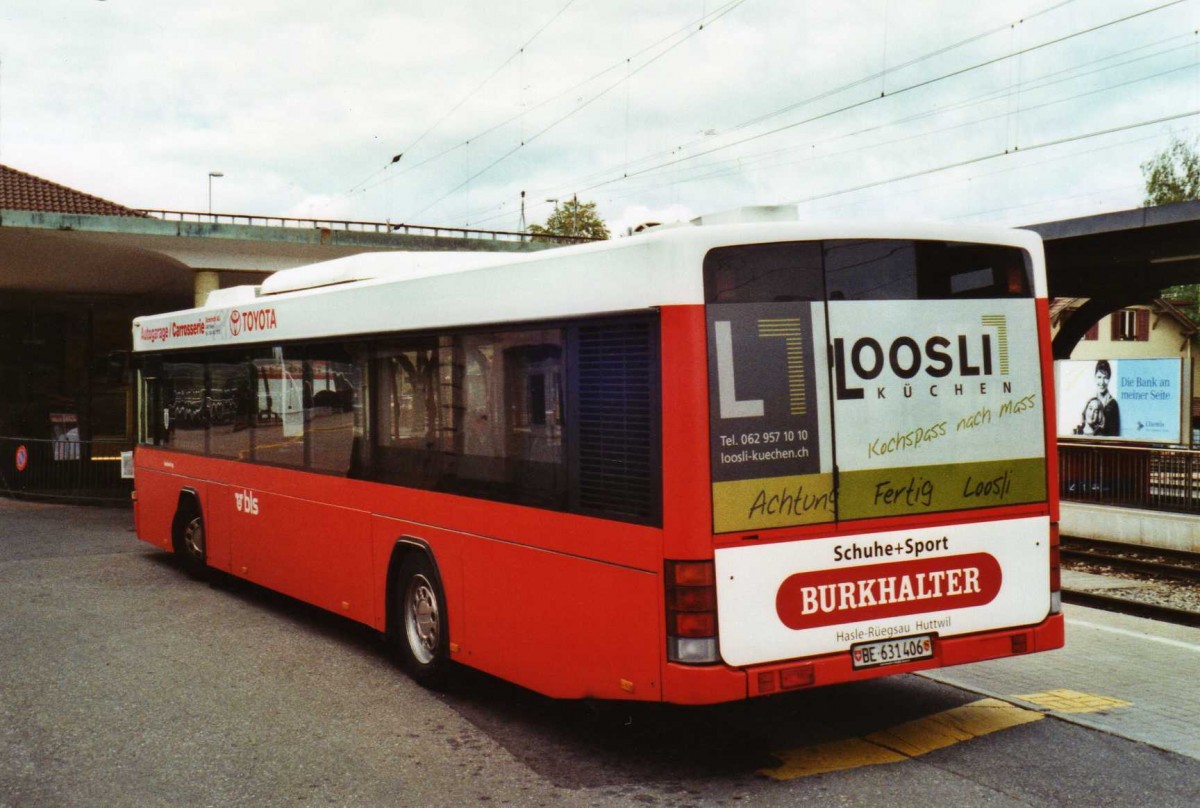 (121'220) - Busland, Burgdorf - Nr. 28/BE 631'406 - Volvo/Hess (ex AAGK Koppigen Nr. 8) am 14. September 2009 beim Bahnhof Huttwil