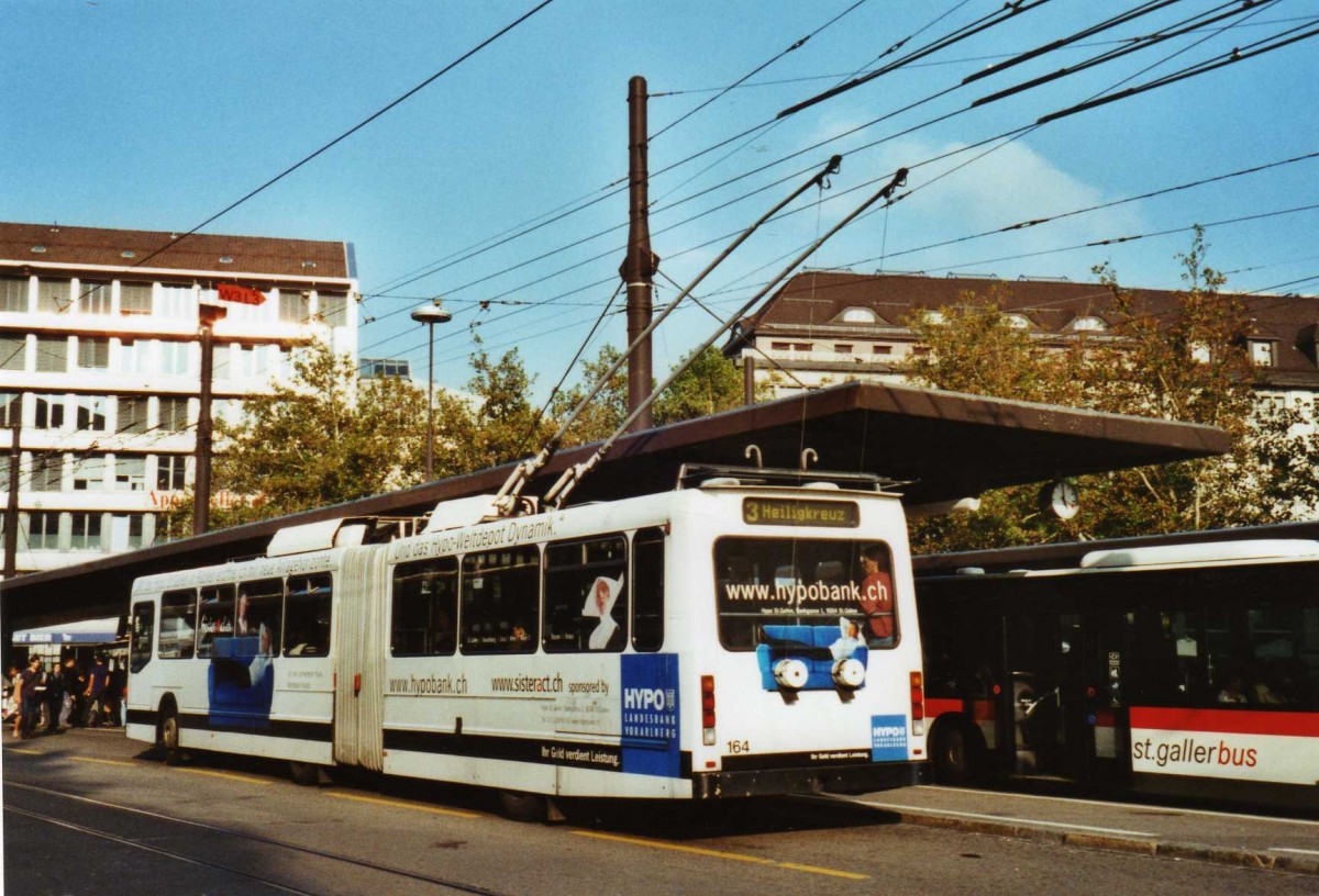 (121'328) - VBSG St. Gallen - Nr. 164 - NAW/Hess Gelenktrolleybus am 23. September 2009 beim Bahnhof St. Gallen