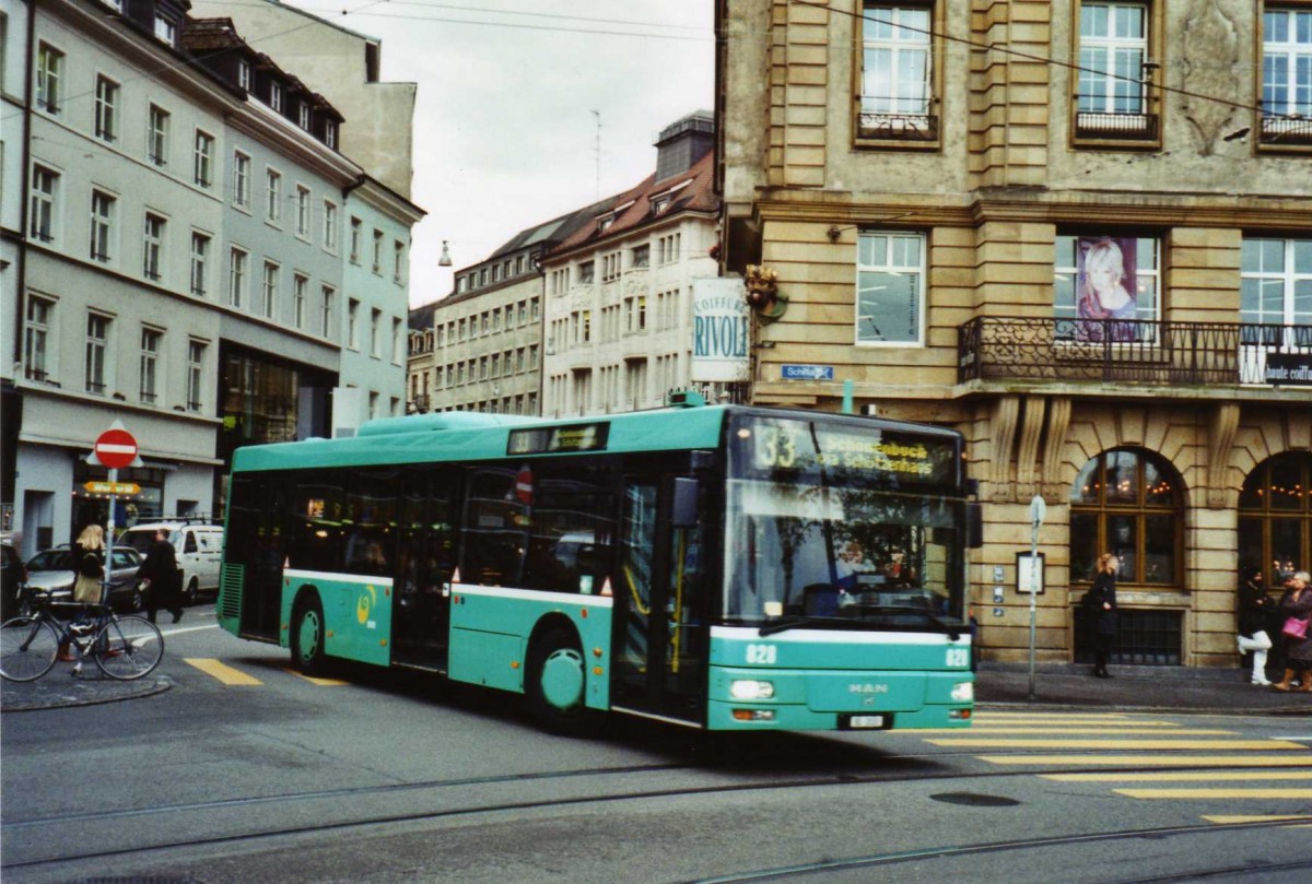 (122'122) - BVB Basel - Nr. 828/BS 2830 - MAN am 17. November 2009 in Basel, Schifflnde