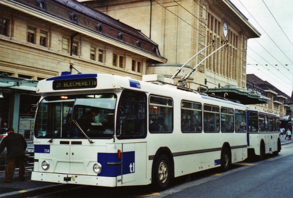 (122'213) - TL Lausanne - Nr. 734 - FBW/Hess Trolleybus am 19. November 2009 beim Bahnhof Lausanne