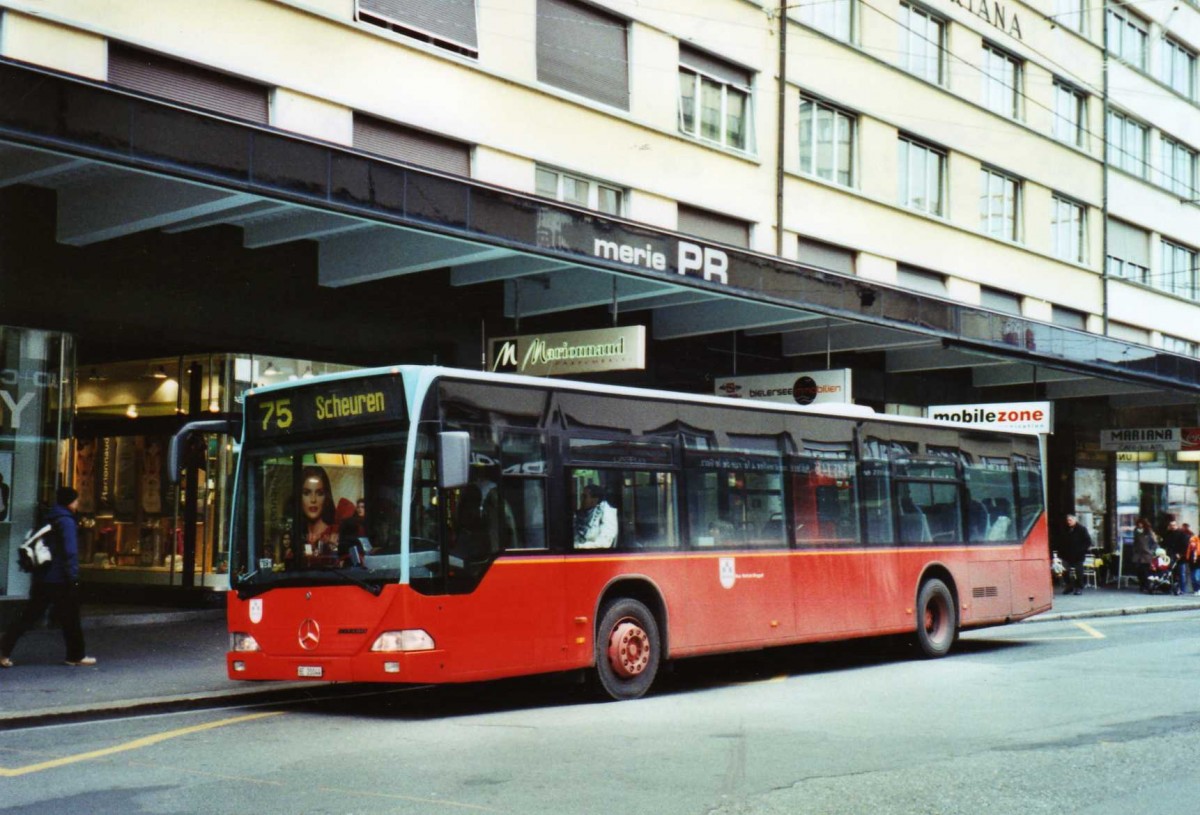 (122'508) - Binggeli, Studen - BE 20'044 - Mercedes (ex VB Biel Nr. 128) am 5. Dezember 2009 beim Bahnhof Biel