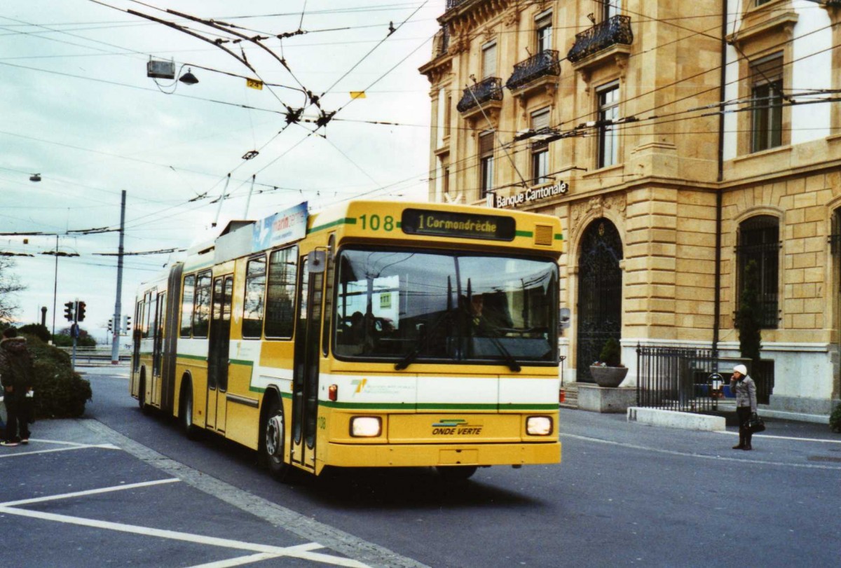 (122'524) - TN Neuchtel - Nr. 108 - NAW/Hess Gelenktrolleybus am 5. Dezember 2009 in Neuchtel, Place Pury