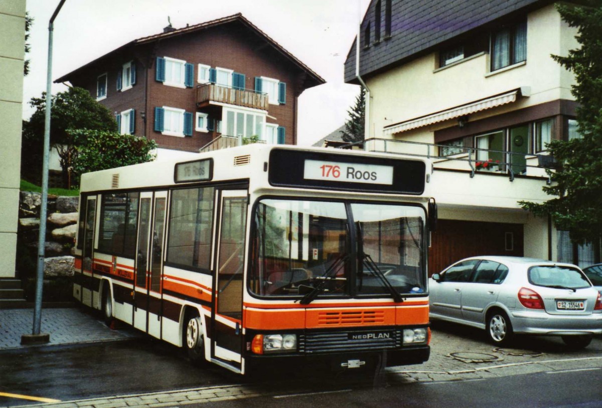 (122'637) - Bamert, Wollerau - Neoplan am 10. Dezember 2009 in Wollerau, Garage