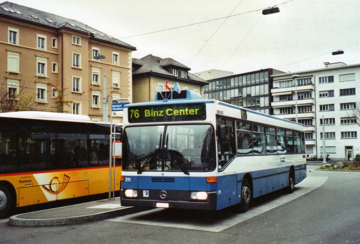 (123'005) - VBZ Zrich - Nr. 211/ZH 588'211 - Mercedes am 13. Dezember 2009 beim Bahnhof Zrich-Wiedikon