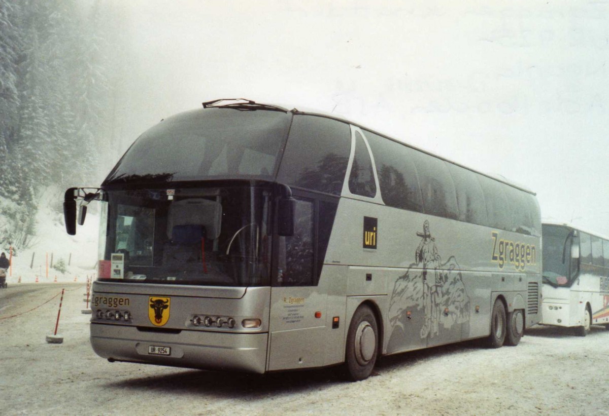 (123'808) - Zgraggen, Schattdorf - UR 9254 - Neoplan am 9. Januar 2010 in Adelboden, ASB