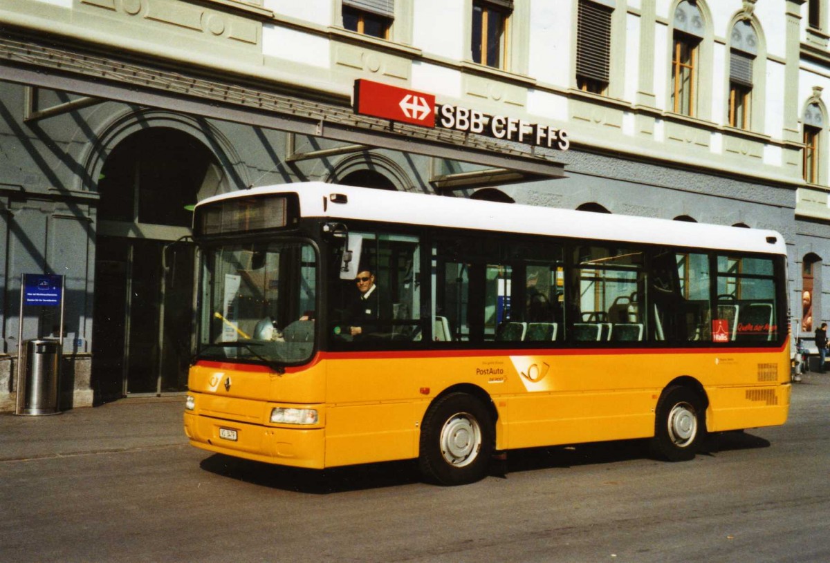 (124'832) - Walker, Bitsch - VS 3479 - Gpbus am 12. Mrz 2010 beim Bahnhof Brig