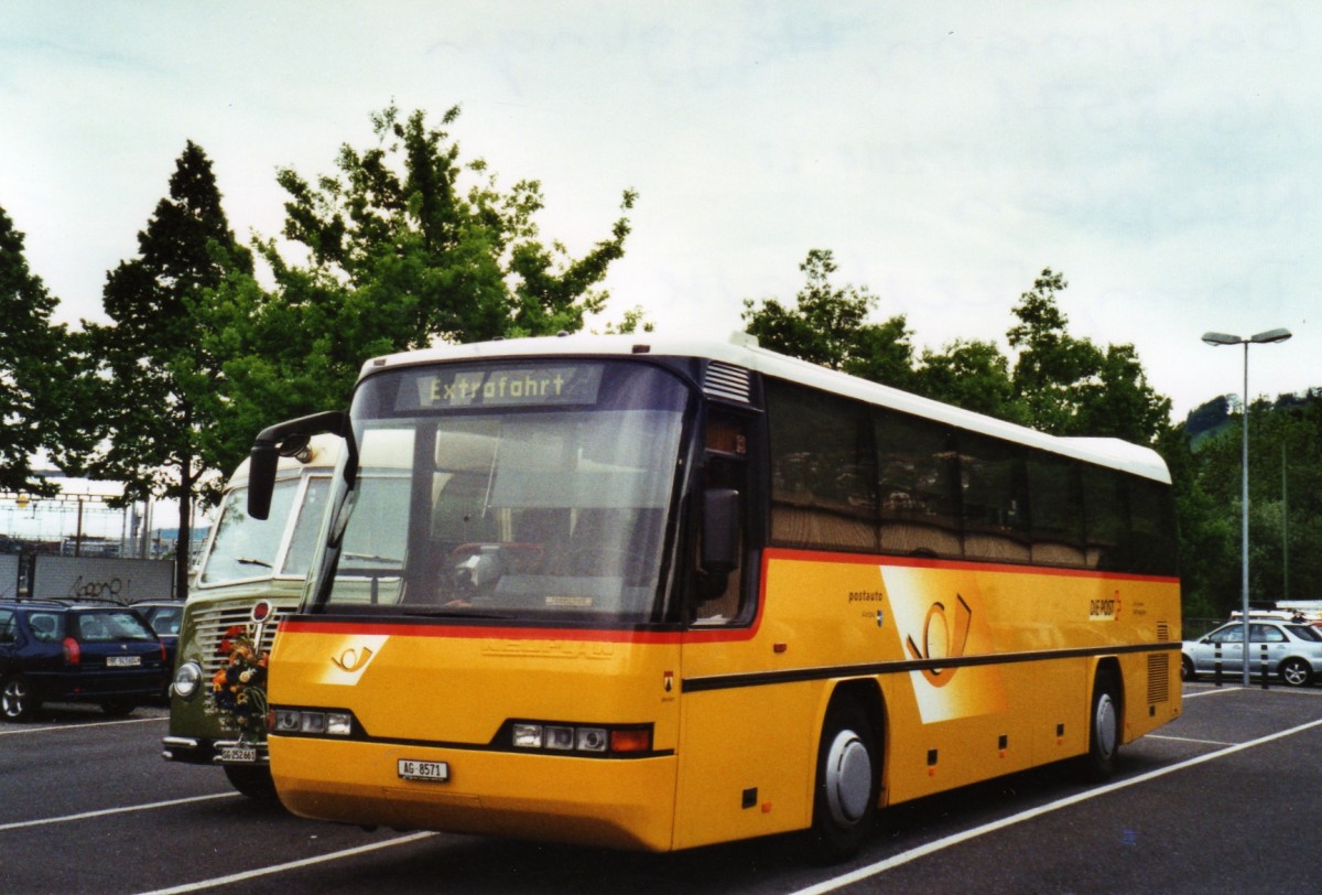 (126'522) - Geissmann, Hgglingen - AG 8571 - Neoplan am 26. Mai 2010 in Thun, Seestrasse