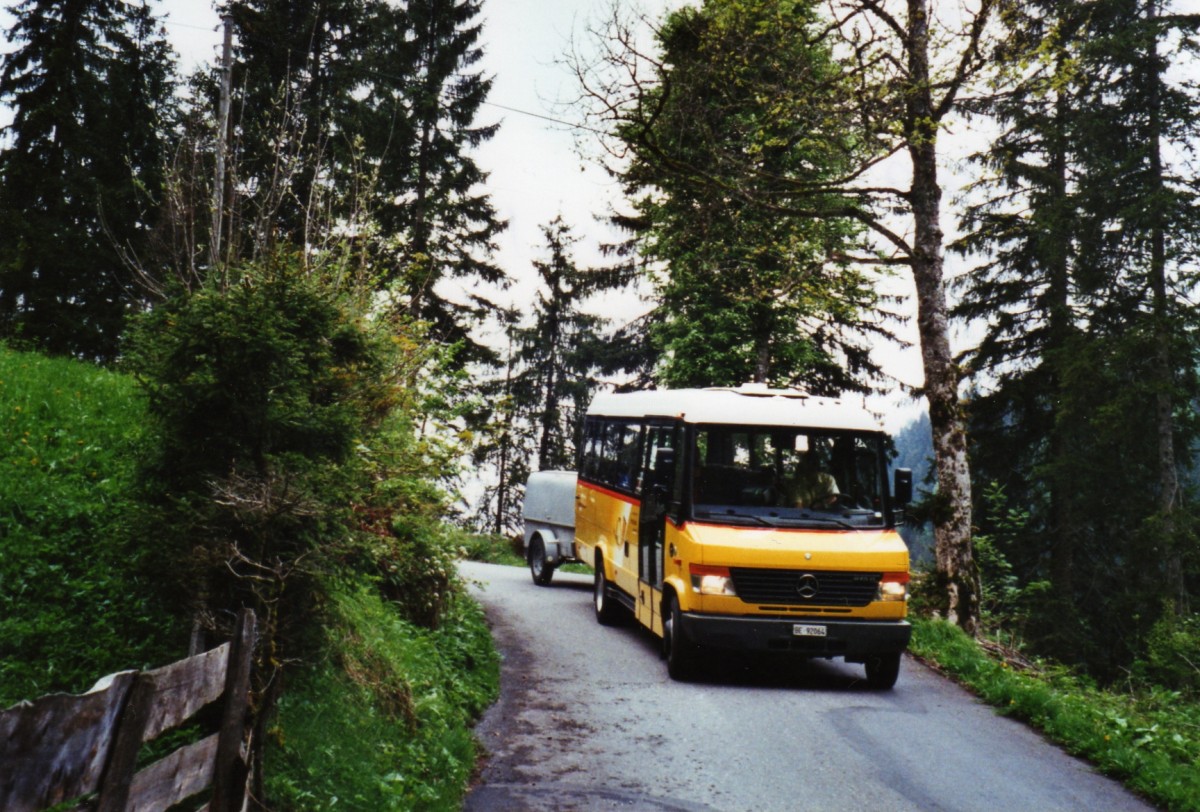 (126'632) - PostAuto Bern - BE 92'064 - Mercedes/Kusters (ex Portenier, Adelboden Nr. 5) am 29. Mai 2010 in Kiental, Hexenkessel