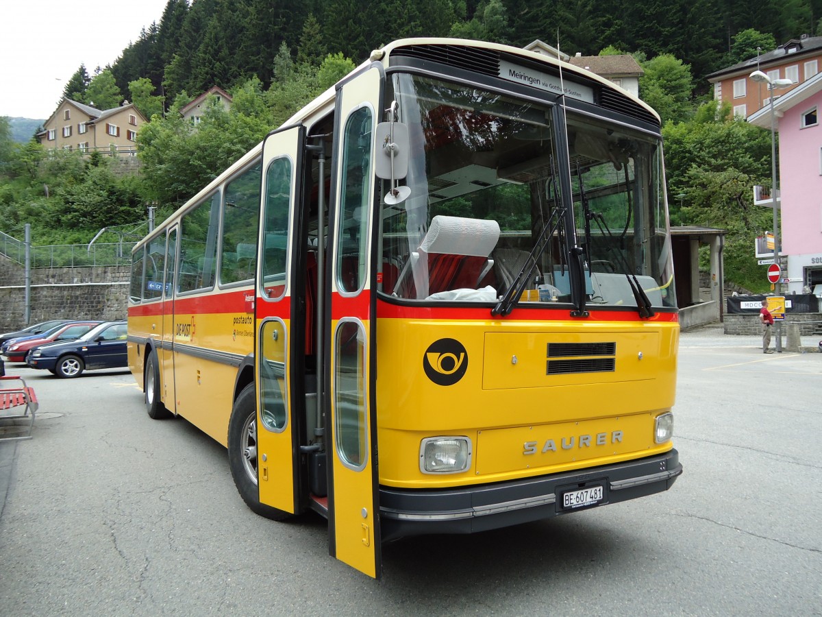 (127'612) - AVG Meiringen - Nr. 74/BE 607'481 - Saurer/R&J (ex P 24'357) am 4. Juli 2010 beim Bahnhof Gschenen