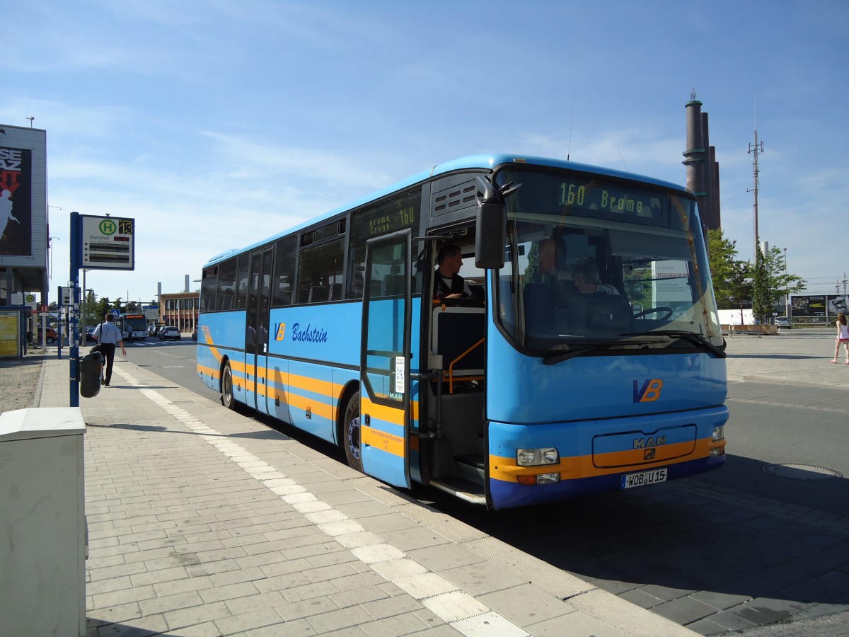 (127'766) - VB Bachstein, Wolfsburg - Nr. 15/WOB-U 15 - MAN am 8. Juli 2010 beim Hauptbahnhof Wolfsburg