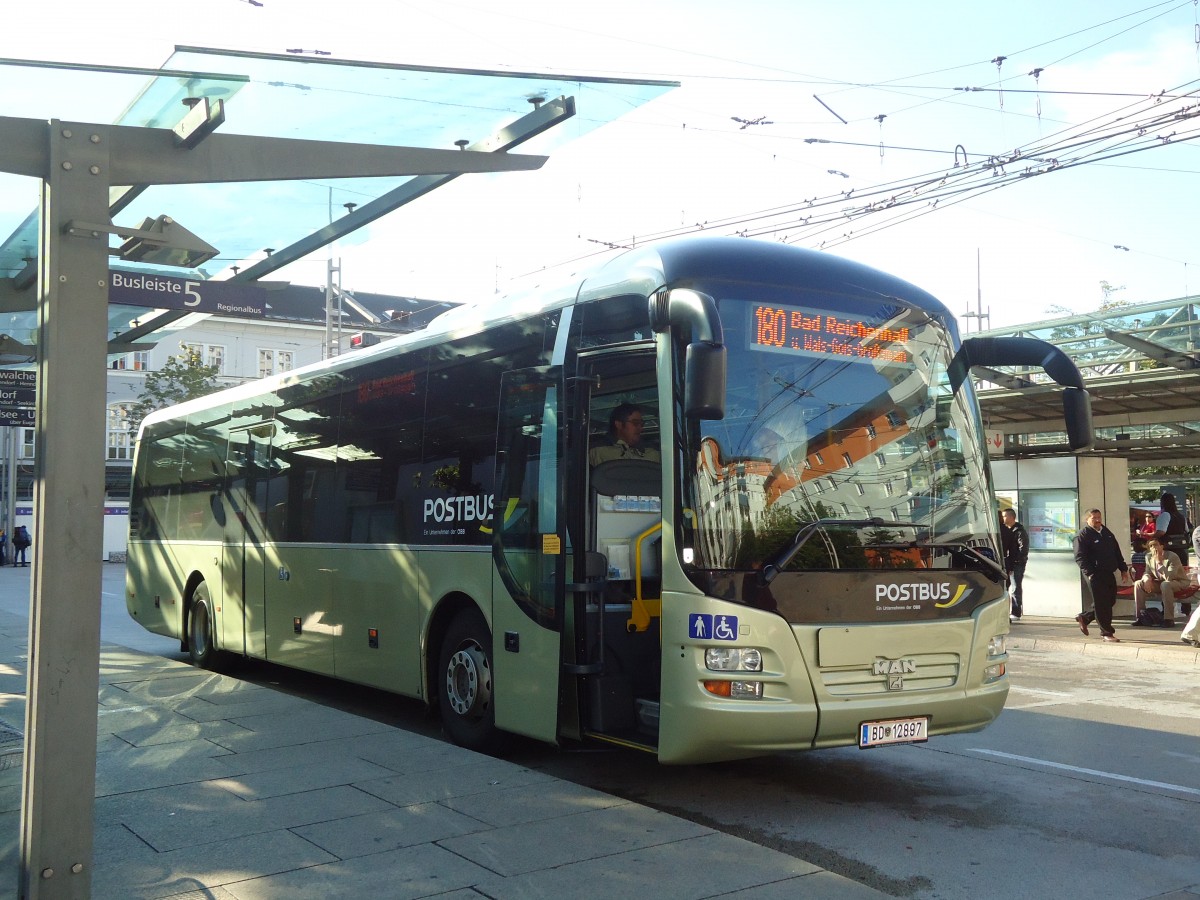 (128'320) - PostBus - BD 12'897 - MAN am 8. August 2010 beim Bahnhof Salzburg