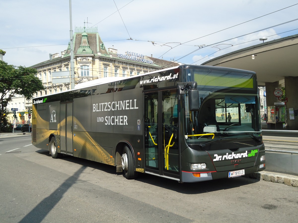 (128'353) - Dr. Richard - Nr. R8804/W 1810 LO - MAN am 8. August 2010 in Wien-Hietzing, Kennedybrcke