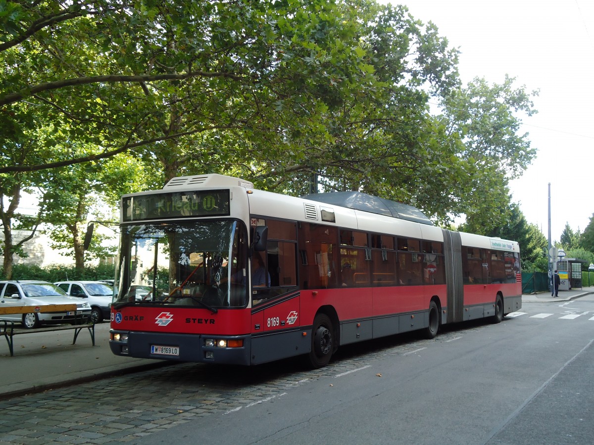 (128'431) - Wiener Linien - Nr. 8169/W 8169 LO - Grf/Steyr am 9. August 2010 in Wien, Heiligenstadt