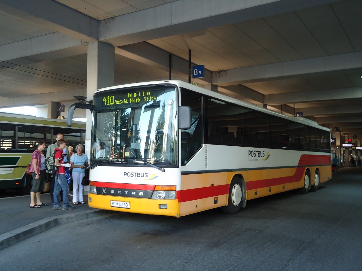 (128'545) - PostBus - PT 15'443 - Setra am 10. August 2010 beim Bahnhof Linz