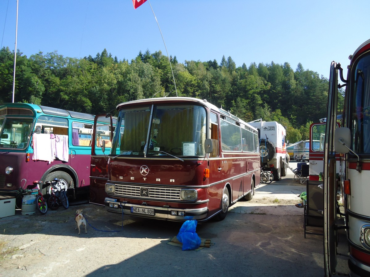 (128'942) - Aus Deutschland: Abele, Bad Windsheim - NEA-NL 80H - Setra am 22. August 2010 in Thayngen, Wohnbustreffen